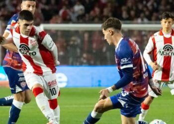 Instituto recibe a Independiente en un duelo para salir del fondo