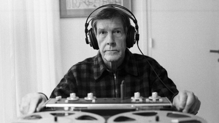 John Cage (1912-1992) fue compositor, poeta, artista y filósofo.