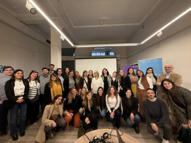 La iniciativa del Gobierno de Córdoba está destinada a mujeres de la provincia que quieran impulsar proyectos en ciencia, tecnología, ingeniería y matemáticas (STEM).