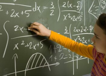 Las escuelas primarias tendrán más horas de matemática y lengua