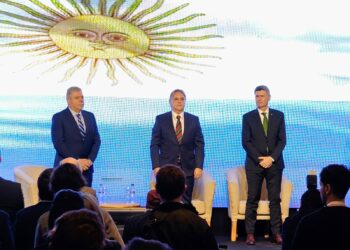 Llaryora en el Foro Internacional Automotriz de Córdoba: Sin industria, Argentina se condena a un futuro gris