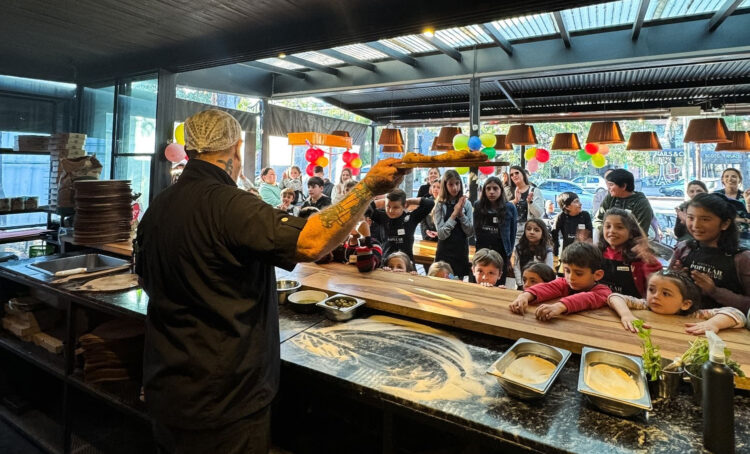 Propuesta "Cocineritos Populares" de Pizzería Popular.