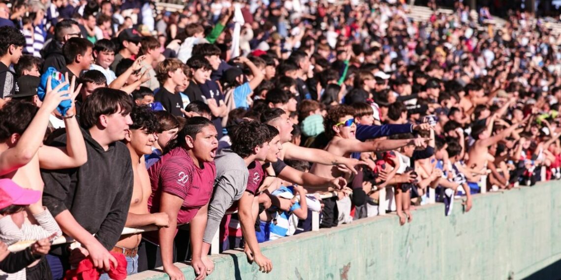 Más de 10 mil personas asistieron al entrenamiento abierto de Los Pumas en el Kempes