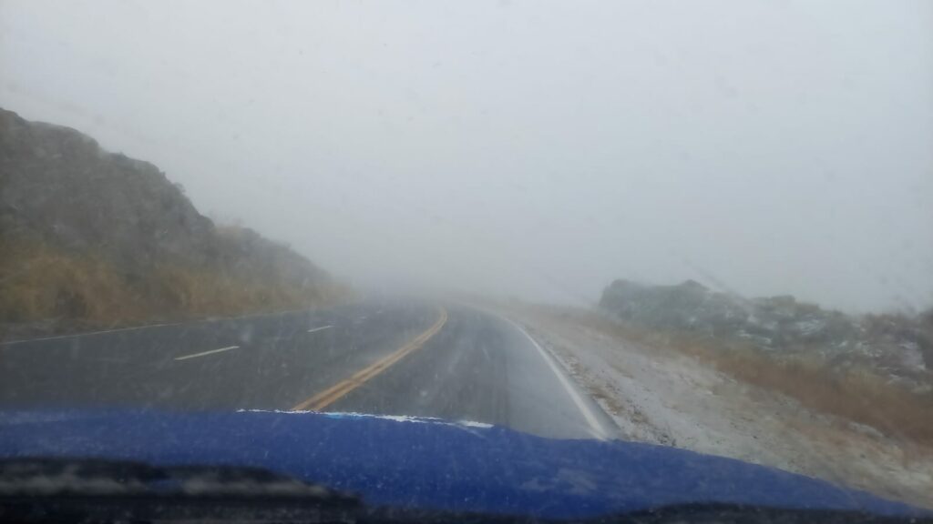 Nevadas y corte total en el Camino de las Altas Cumbres