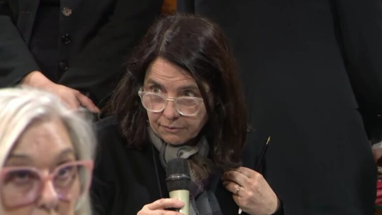 La senadora cordobesa Carmen Álvarez Rivero en la reunión de comisiones del Senado.