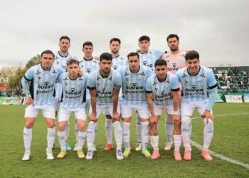 Racing jugó con uno menos por más de un tiempo y perdió de visitante