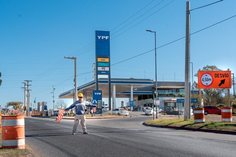 Se montarán vigas metálicas de la estructura de sostenimiento del nuevo puente.