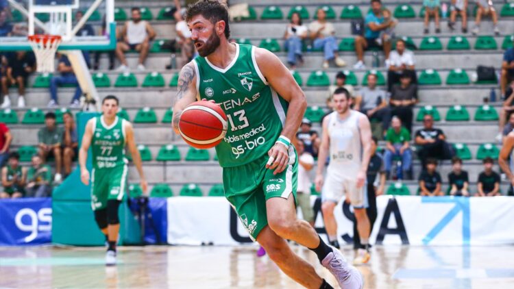 Lucas Arn, capitán de Atenas