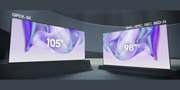 Signage de 105” y UHD Signage de 98”, ambos de Samsung.