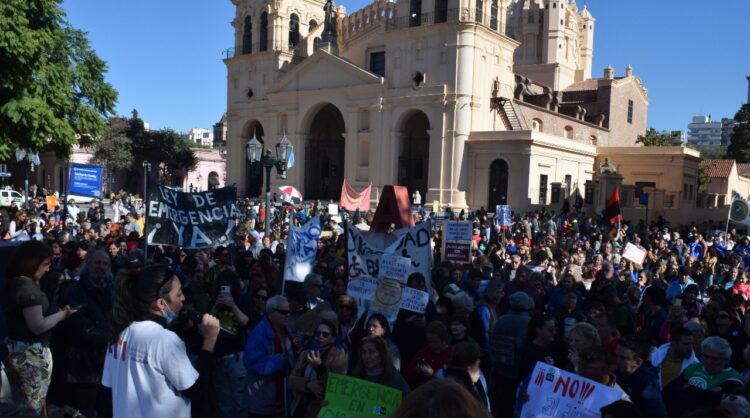 Manifestación en Plaza San Martín, Córdoba.
