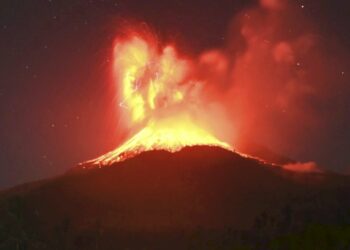 Seis volcanes en Rusia con actividad simultánea