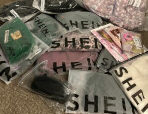 Shein, Temu y ropa importada: el combo que agrava la crisis textil en Córdoba y el país Shein, Temu y ropa importada: el combo que agrava la crisis textil en Córdoba y el país