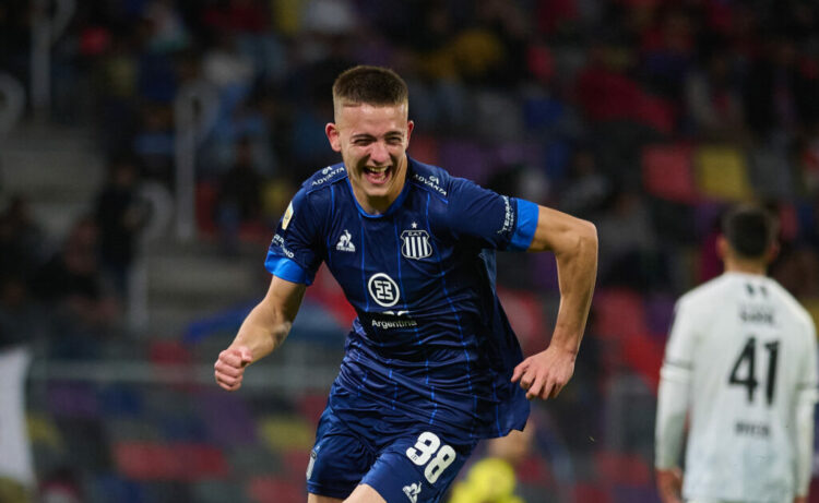 El jugador hizo su debut en primera el año pasado, marcando un gol contra Central Córdoba.