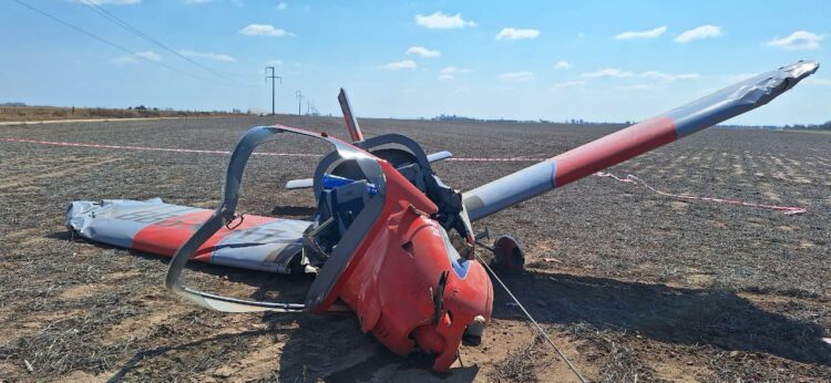 Una avioneta se precipitó a tierra en Oncativo.