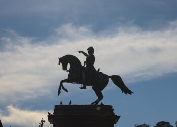 Una charla sobre la idea latinoamericanista en San Martín y sus ecos contemporáneos