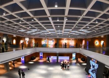 Una muestra internacional que promueve el diálogo entre las escenas artísticas contemporáneas entre Argentina y Brasil.