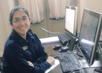 Una operadora del 911 asistió por teléfono a un padre por su beba ahogada