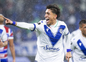 Vélez ganó con autoridad y avanzó a los cuartos de final