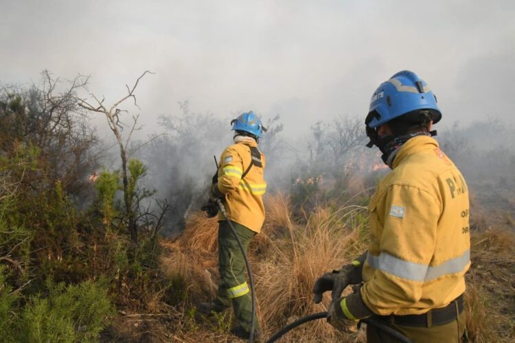 El fuego se inició en la zona de Pampa Alta, entre Potrero de Garay y San Clemente.