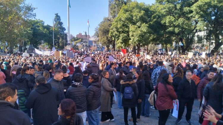 Movilización de sectores de discapacidad en Plaza San Martín (Foto: NPM, agosto de 2025).