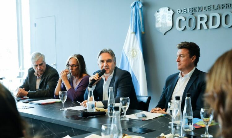 El Gobernador y la ministra de Desarrollo Humano presidieron una reunión en el Centro Cívico de nuestra ciudad.