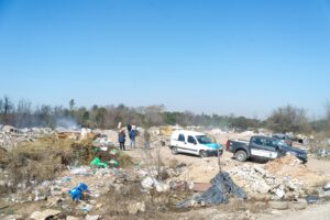 Detectan el origen del olor nauseabundo en la zona norte de Córdoba, un basural en combustión lenta