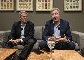 Foro Internacional Automotriz Córdoba: Prat Gay y Herrero sobre el escenario local