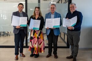 Sellan una alianza para potenciar la innovación y competitividad en el sector automotriz