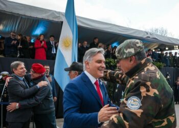 Monte Cristo homenajeó a San Martín con un multitudinario desfile cívico-militar