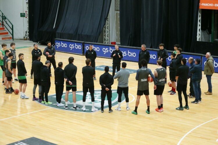 Atenas inició su pretemporada con la mayoría de los jugadores y el cuerpo técnico, de cara al inicio de la Liga Nacional el 24 de septiembre.
