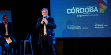 Llaryora anuncia fondo para garantizar alimentos en instituciones de doble jornada Llaryora anuncia fondo para garantizar alimentos en instituciones de doble jornada