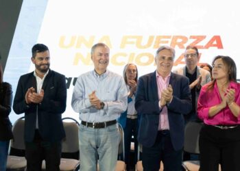 Schiaretti con intendentes y líderes de otras fuerzas: «Lo importante es unirse para mejorar la vida de la gente»