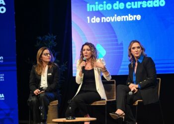 Presentan “Córdoba Crea Futuro” con 10.000 becas para formación tecnológica