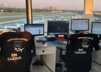 Se levantó el paro de los controladores aéreos de este jueves