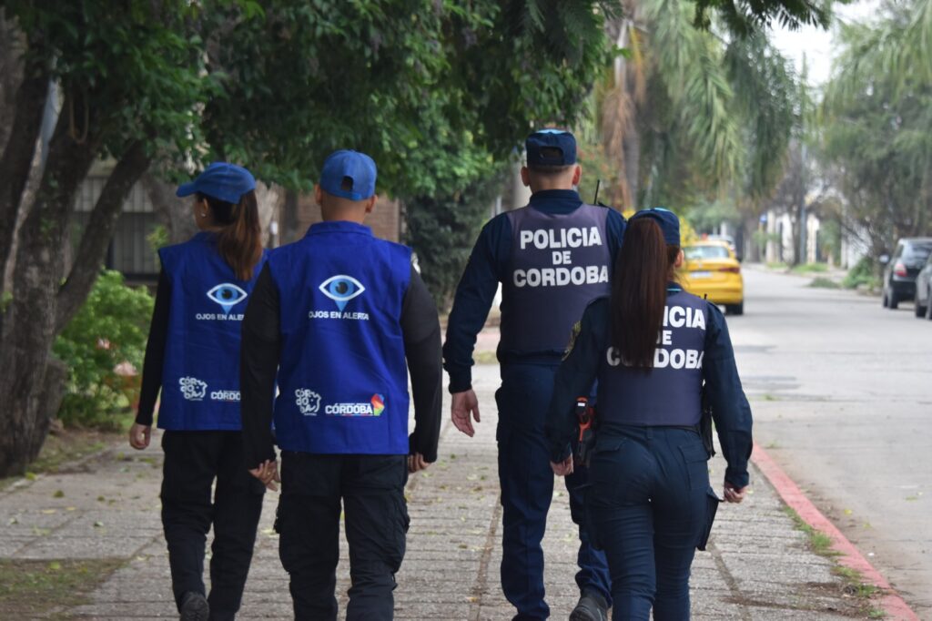 El programa del Ministerio de Seguridad conecta a los cordobeses con las fuerzas a través de WhatsApp.