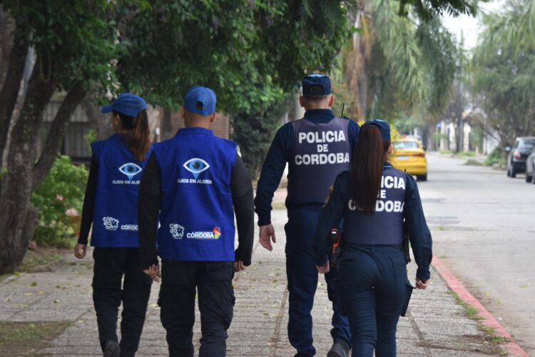 El programa del Ministerio de Seguridad conecta a los cordobeses con las fuerzas a través de WhatsApp.