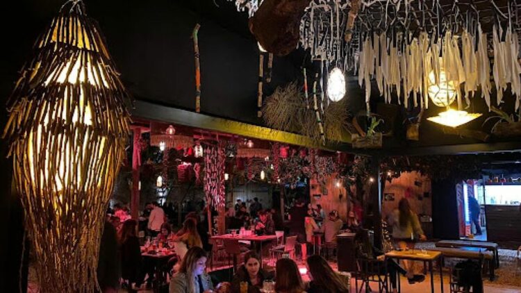 Todos los miércoles Fruta Bar abre sus puertas a un ciclo de música en vivo.