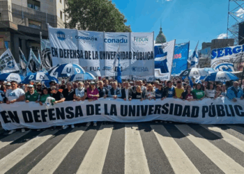 El Gobierno anunció un aumento del 7,5% para docentes y no docentes universitarios