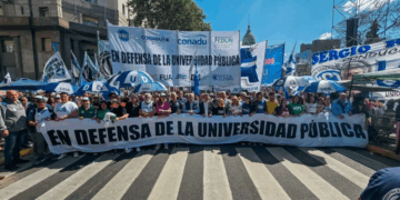 El Gobierno anunció un aumento del 7,5% para docentes y no docentes universitarios