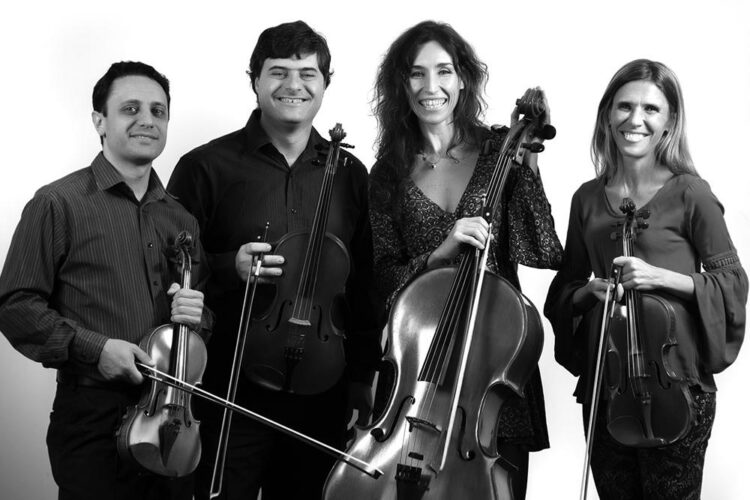 El Cuarteto de Cuerdas Numen esta integrado por Hernán Testa y Carolina Lorenzo, Gustavo Raspo y Eugenia Menta.