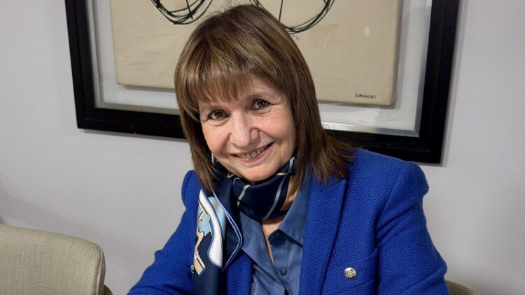 Patricia Bullrich será la primera candidata a senadora por CABA en la lista de La Libertad Avanza, mientras la alianza define los lugares clave para diputados en Capital y provincia.
