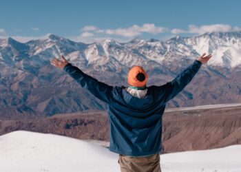 Vacaciones de invierno 2025: cayeron los viajes y el gasto de turistas