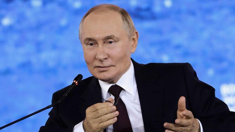Delegados de la Unión Europea viajaron a Washington para coordinar con la administración Trump un nuevo paquete de sanciones contra Rusia, en medio de los reclamos de Zelenski por mayores presiones al Kremlin.