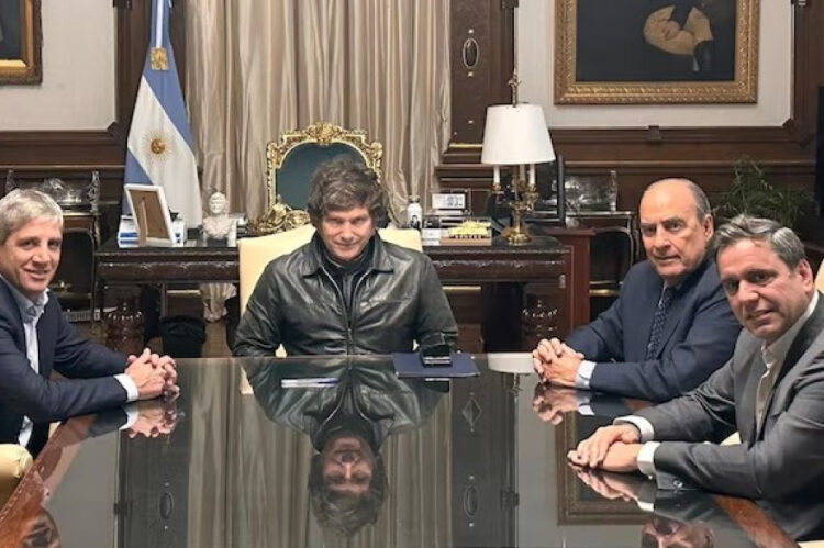 El presidente Javier Milei deberá recomponer alianzas en el Congreso para intentar la aprobación del Presupuesto 2026, en medio de un escenario político adverso y con la oposición marcando la agenda parlamentaria.