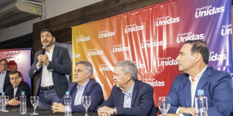 Los gobernadores de Provincias Unidas presentaron sus “diez principios” de campaña, con propuestas centradas en la producción, el trabajo y la educación tecnológica.