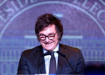 Milei reaparece en la Feria Internacional de Turismo y viaja a Ushuaia