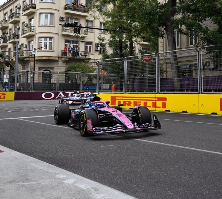 Los Alpine terminaron últimos en el GP de Azerbaiyán.