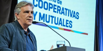 Martín Llaryora en el Programa de Fortalecimiento Cooperativo y Mutualista.