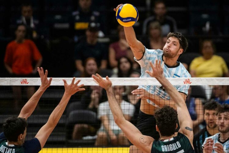 La selección argentina de vóley perdió ante Italia.