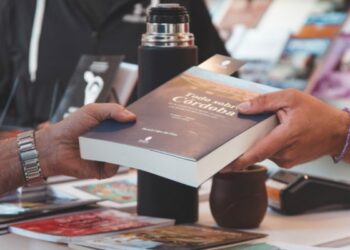 Baron Biza celebra una década de literatura independiente en la Feria del Libro Córdoba 2025